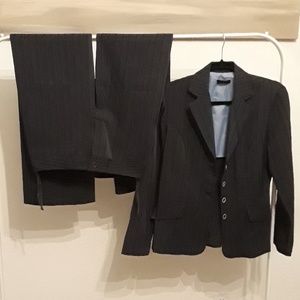 Courtenay size 8 pin stripe suit